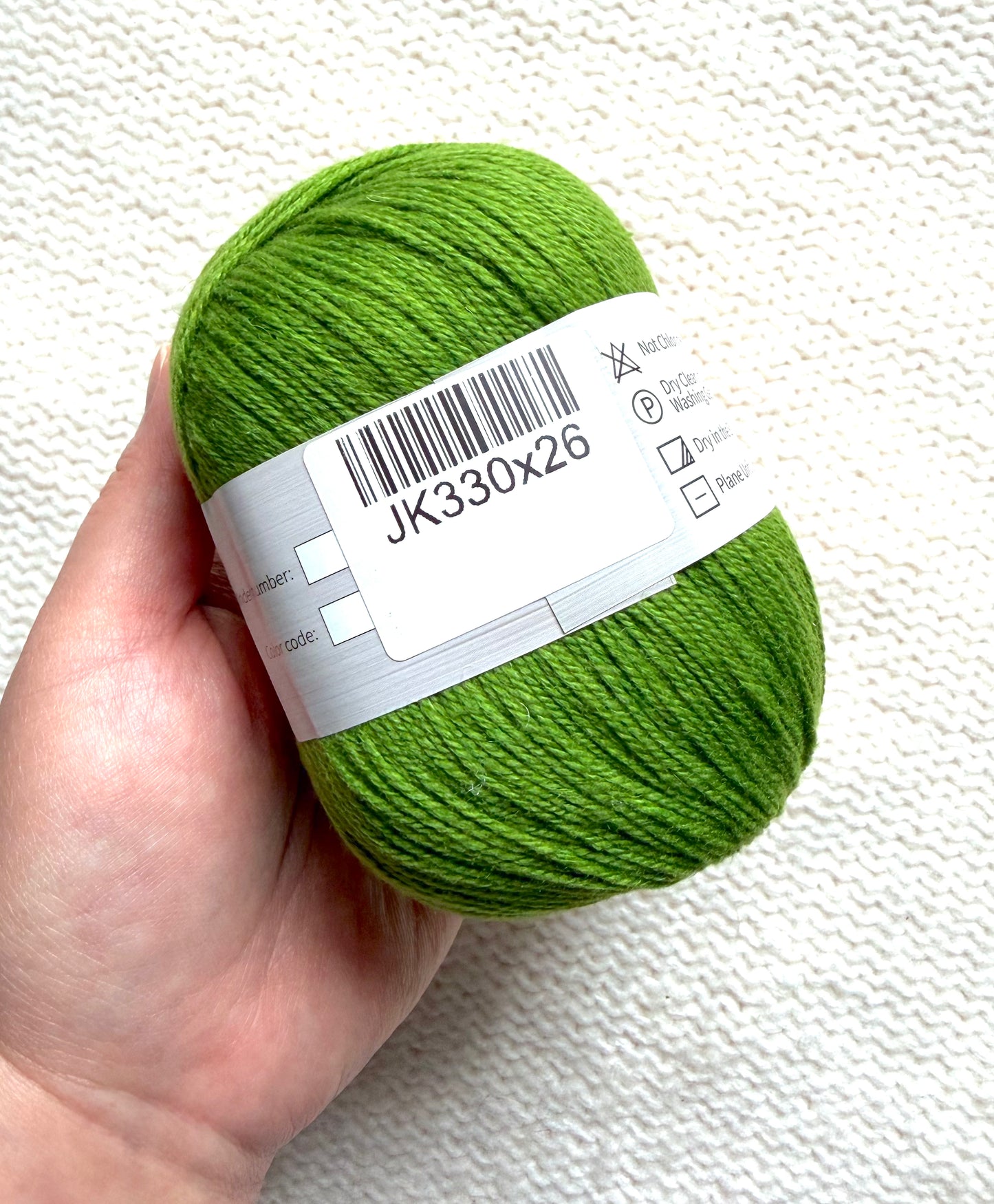 3 balls x 50g Cashmere Ultra Soft Yarn : 80% Cashmere : 26 Fresh Leaf