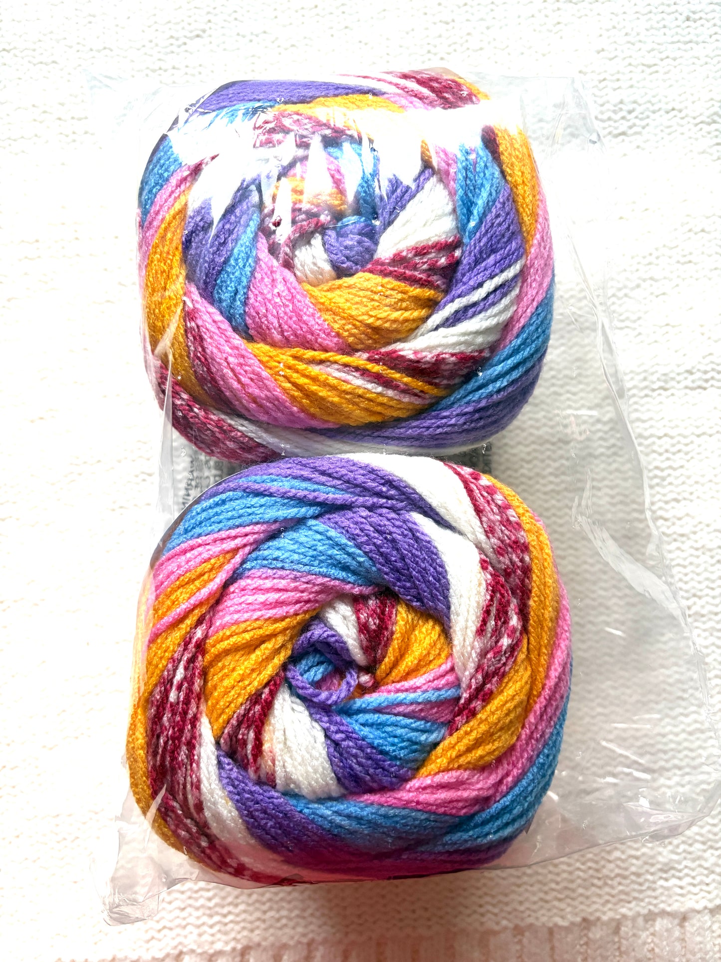 Caron Cinnamon Swirl Cakes Yarn 227g : Acrylic : Jellybeans - 1 cake