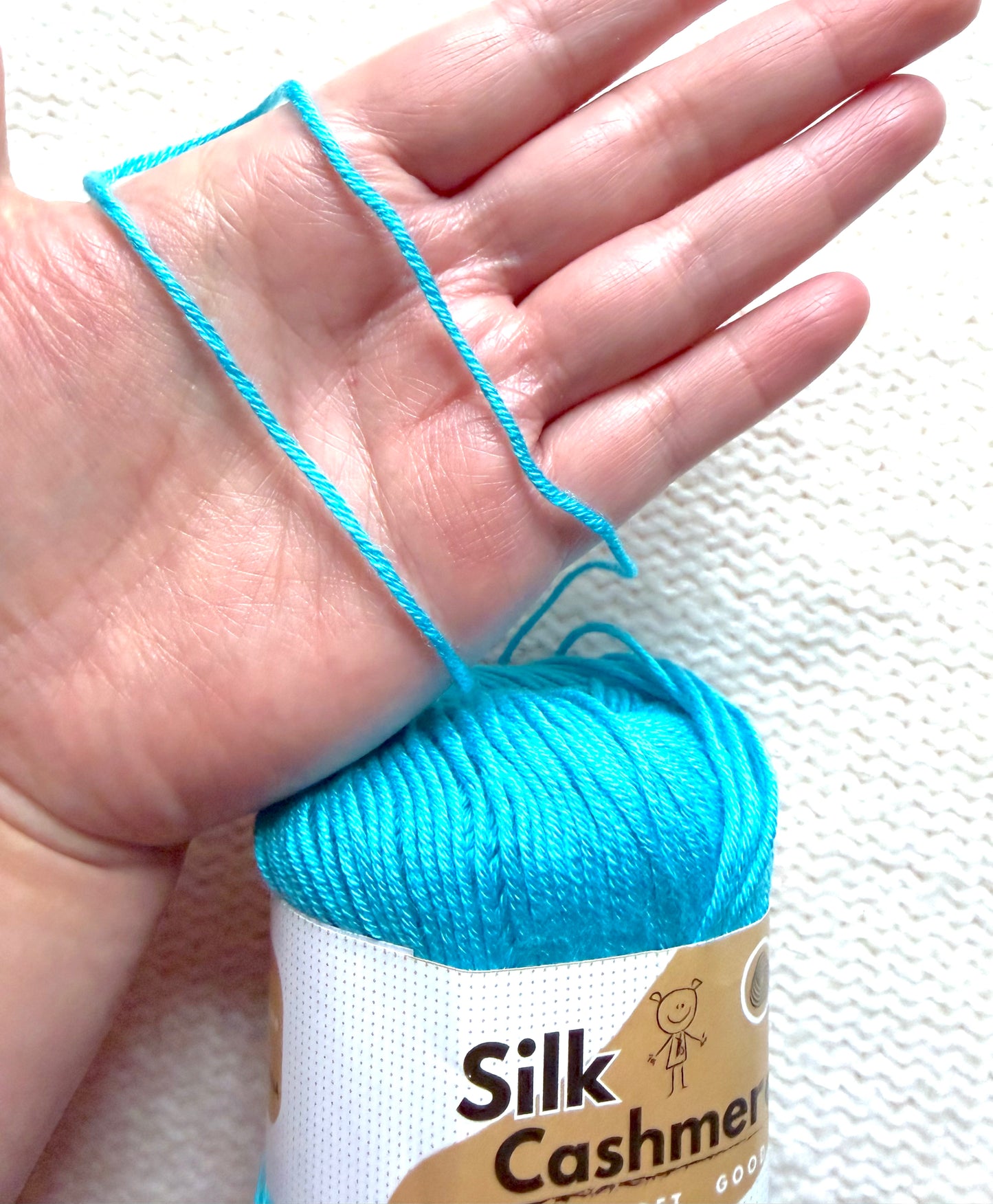 5 balls x 50g Cashmere Silk yarn : 60% Cashmere + 40% Silk : 27 Caribbean Blue