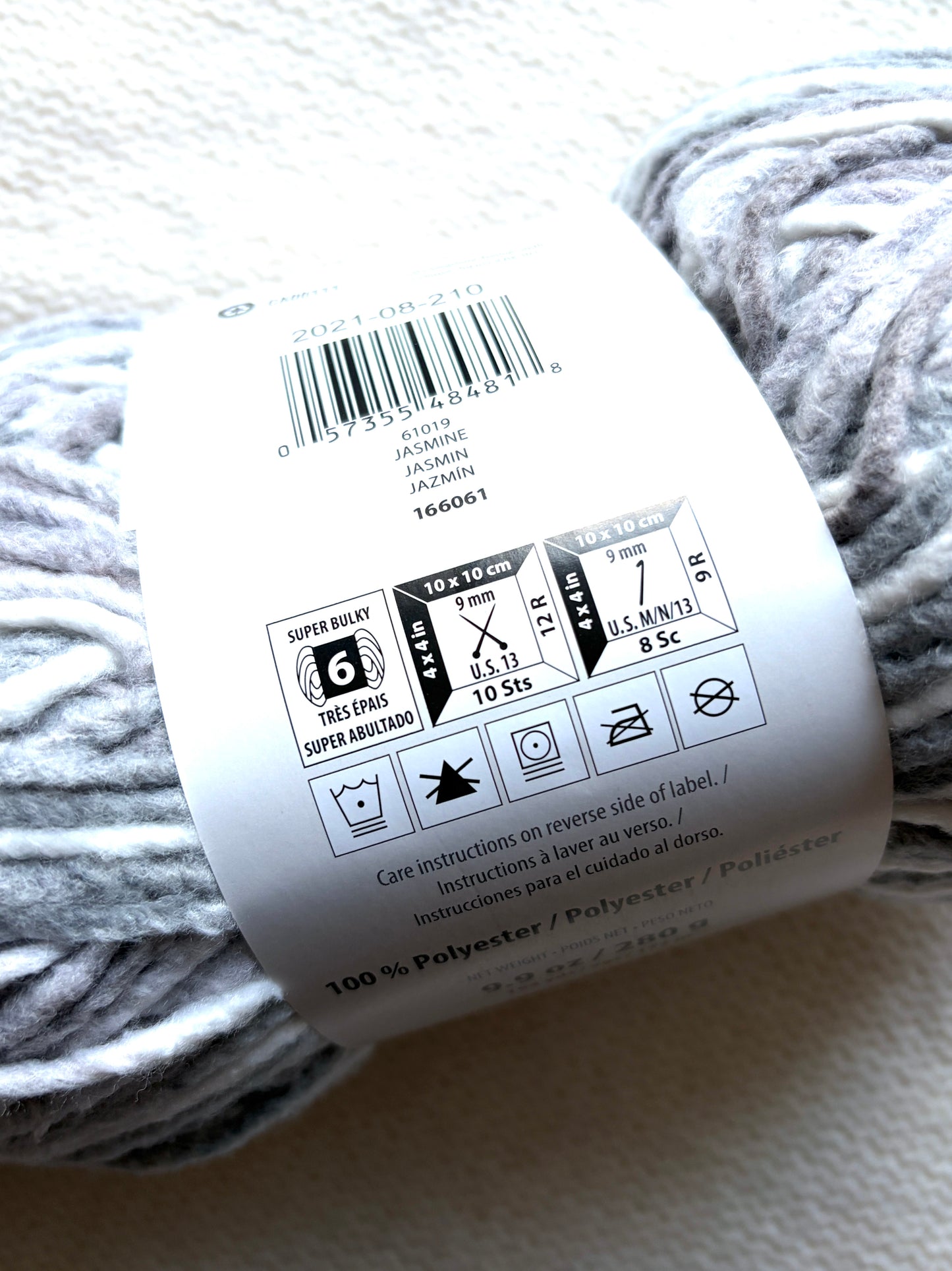 2 Balls x 280g Bernat Forever Fleece Super Chunky Yarn : Jasmine