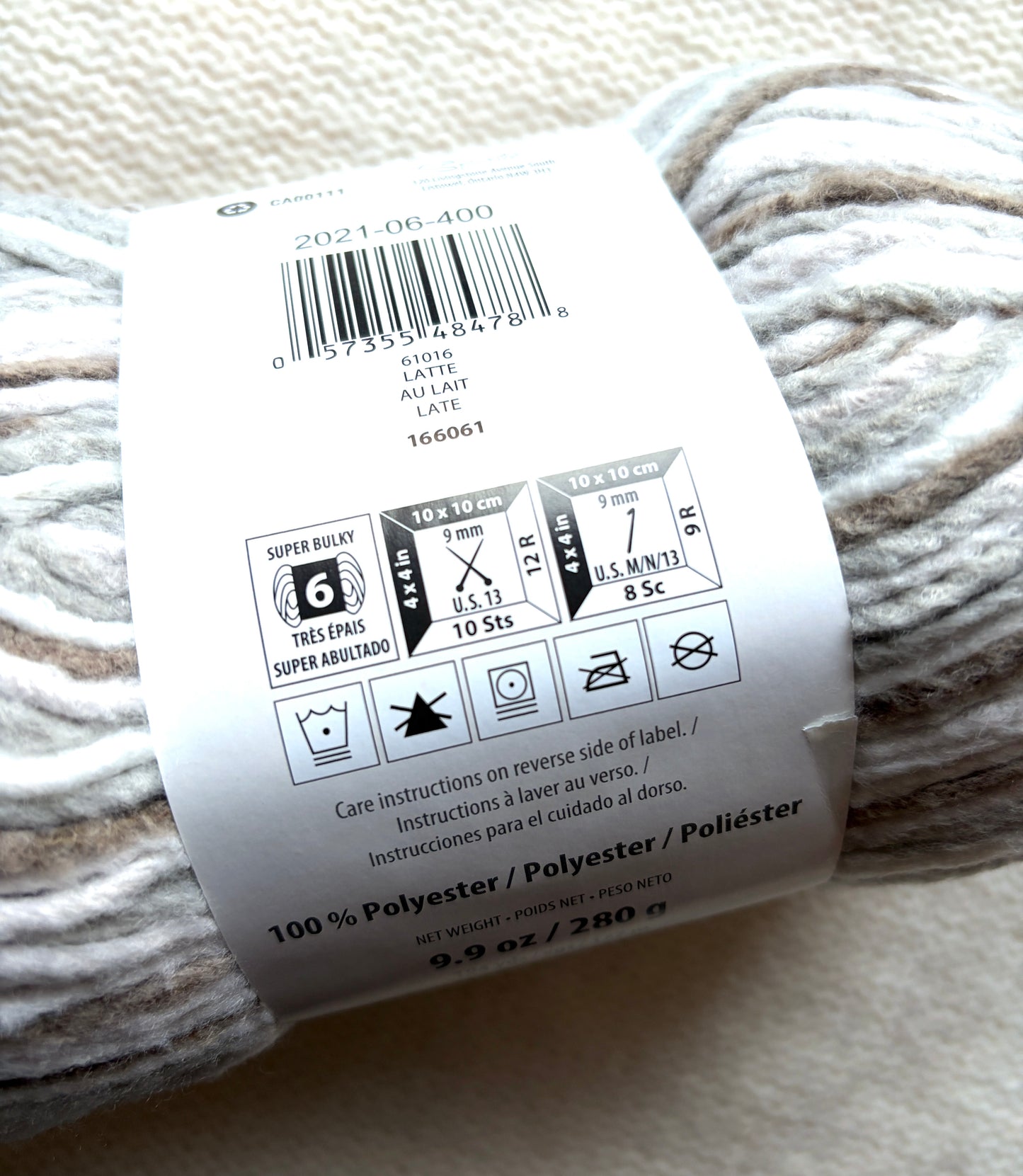 2 Balls x 280g Bernat Forever Fleece Super Chunky Yarn : Latte