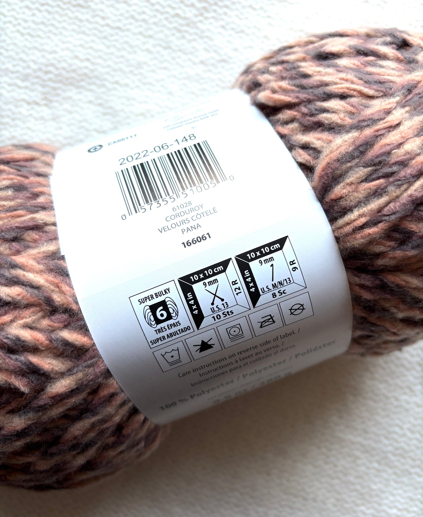 2 Balls x 280g Bernat Forever Fleece Super Chunky Yarn : Corduroy
