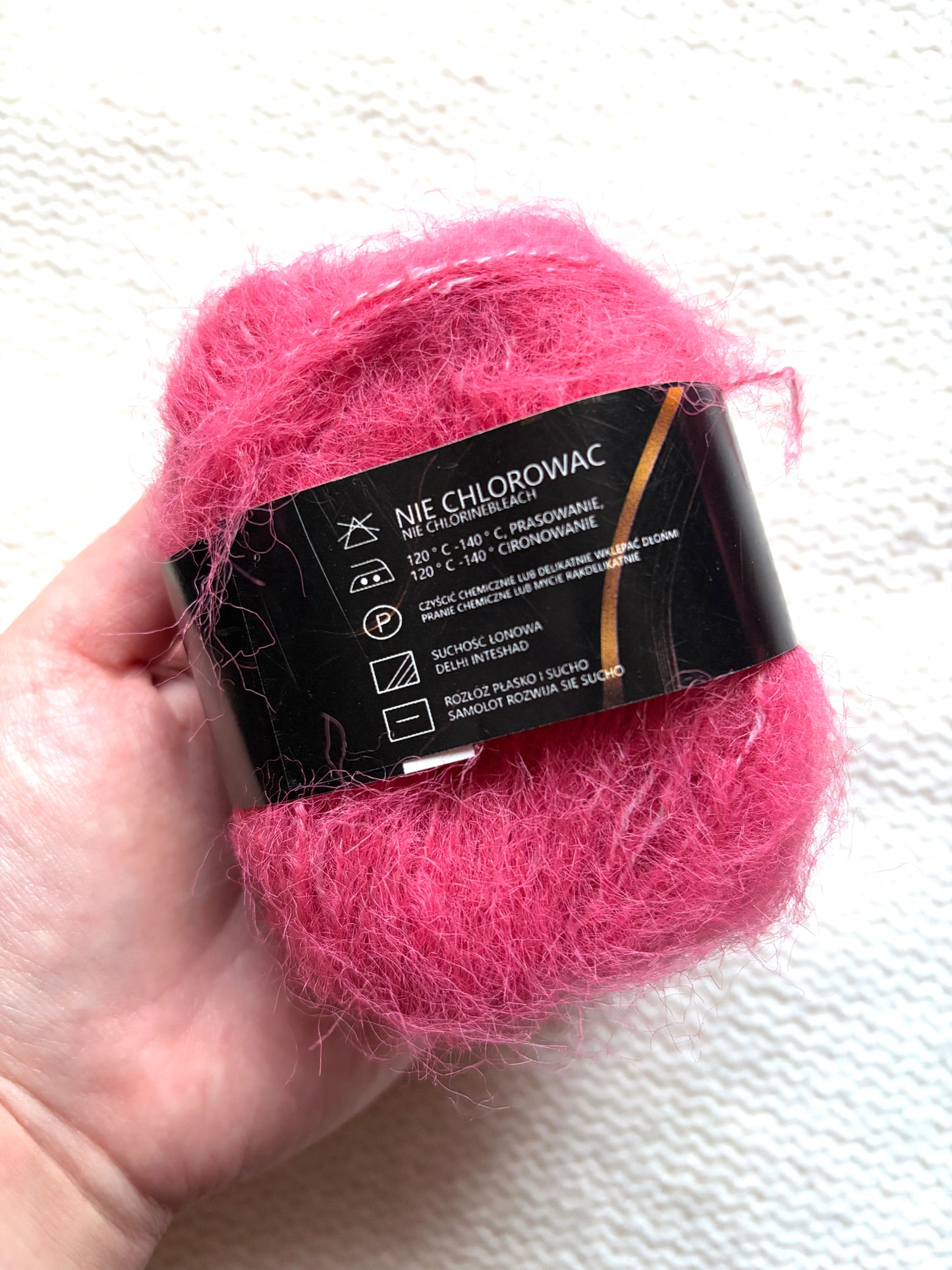 6 balls x 25g Mohair Alpaca yarn : Mohair + Alpaca + Acrylic : colour 23