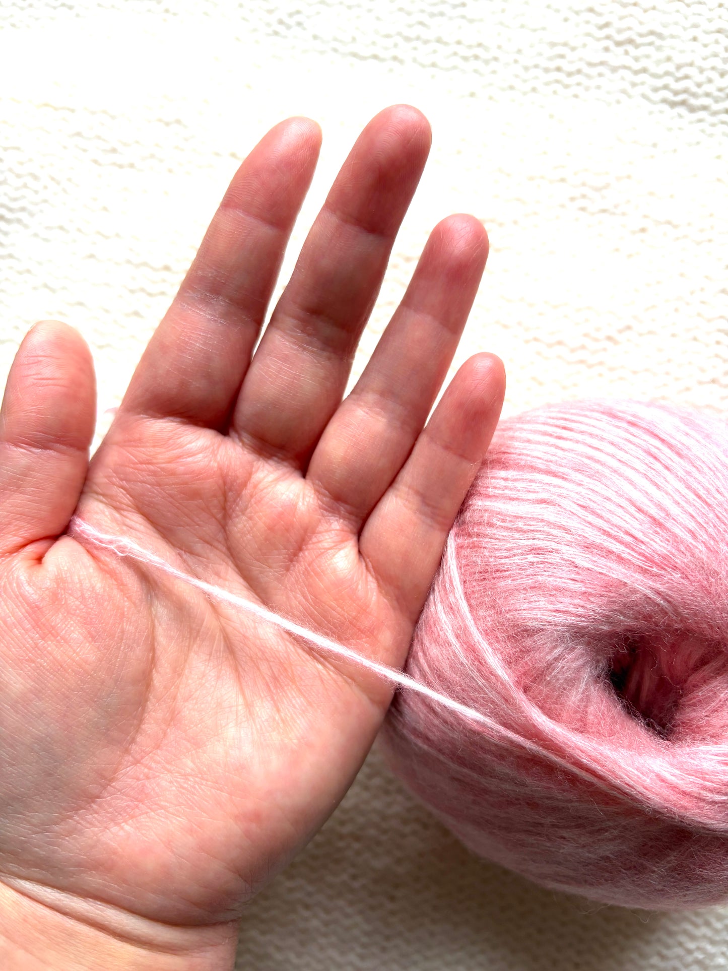 3 balls x 50g 90% Cashmere yarn : Cashmere + Bamboo fiber : Pink