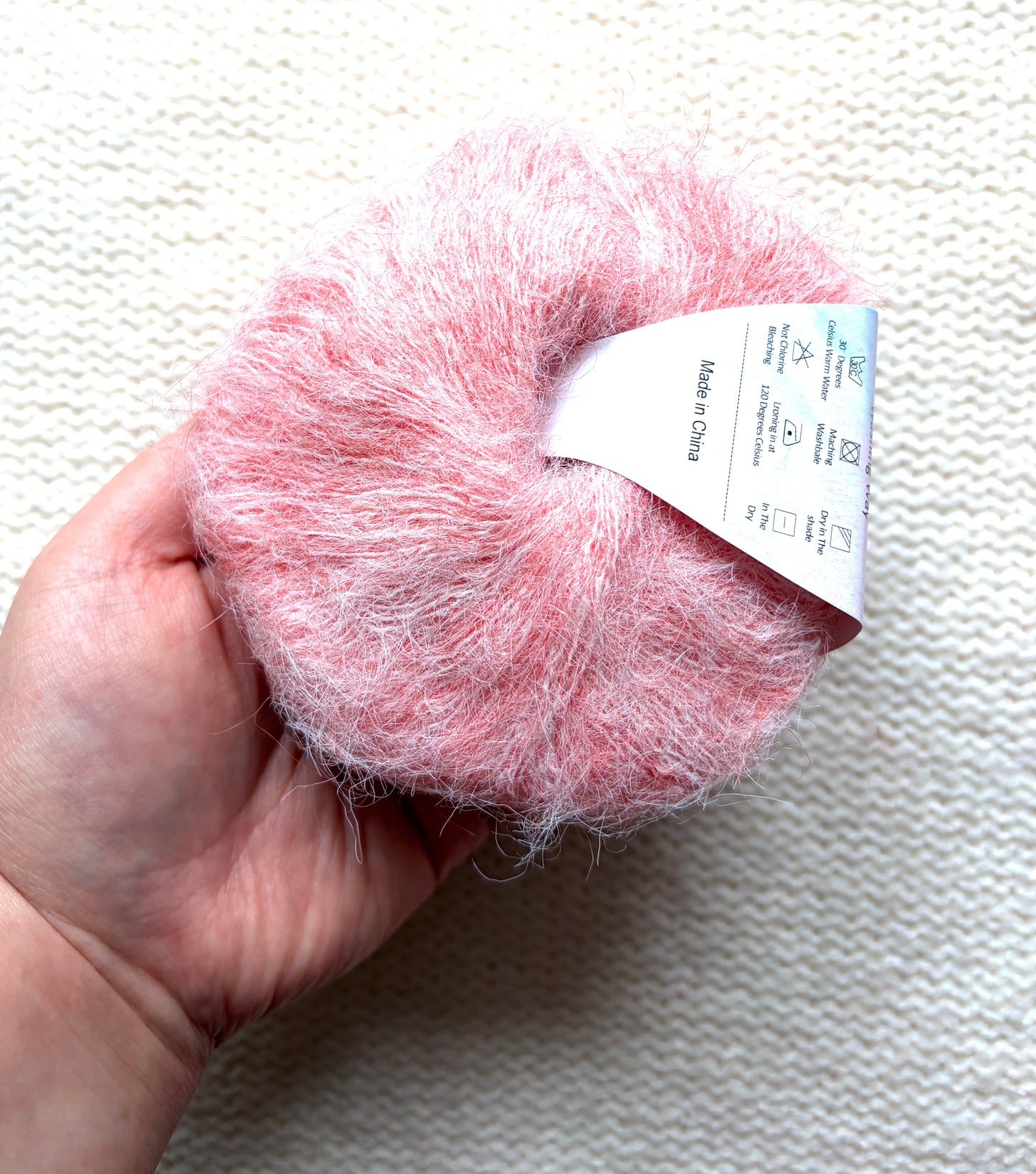 6 balls x 25g Alpaca Mohair yarn : Mohair + Alpaca + Acrylic : Colour 19 Cherry Blossom