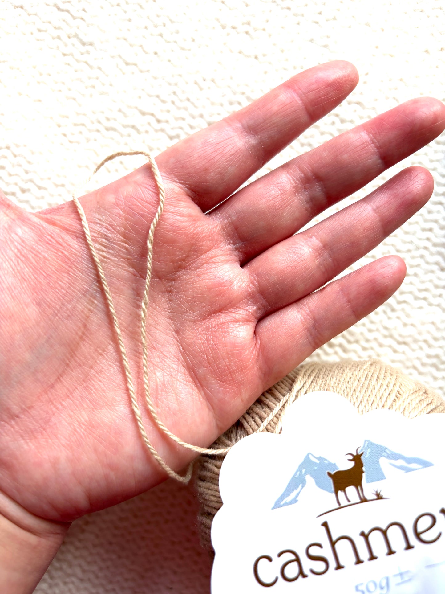 3 balls x 50g Cashmere yarn : 100% Cashmere : 20 Warm Caramel