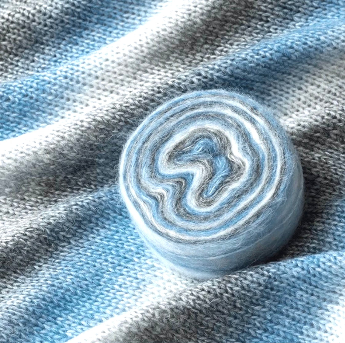 1 cake x 100g Ombre Mohair Blend Yarn : 12 Blue Grey White