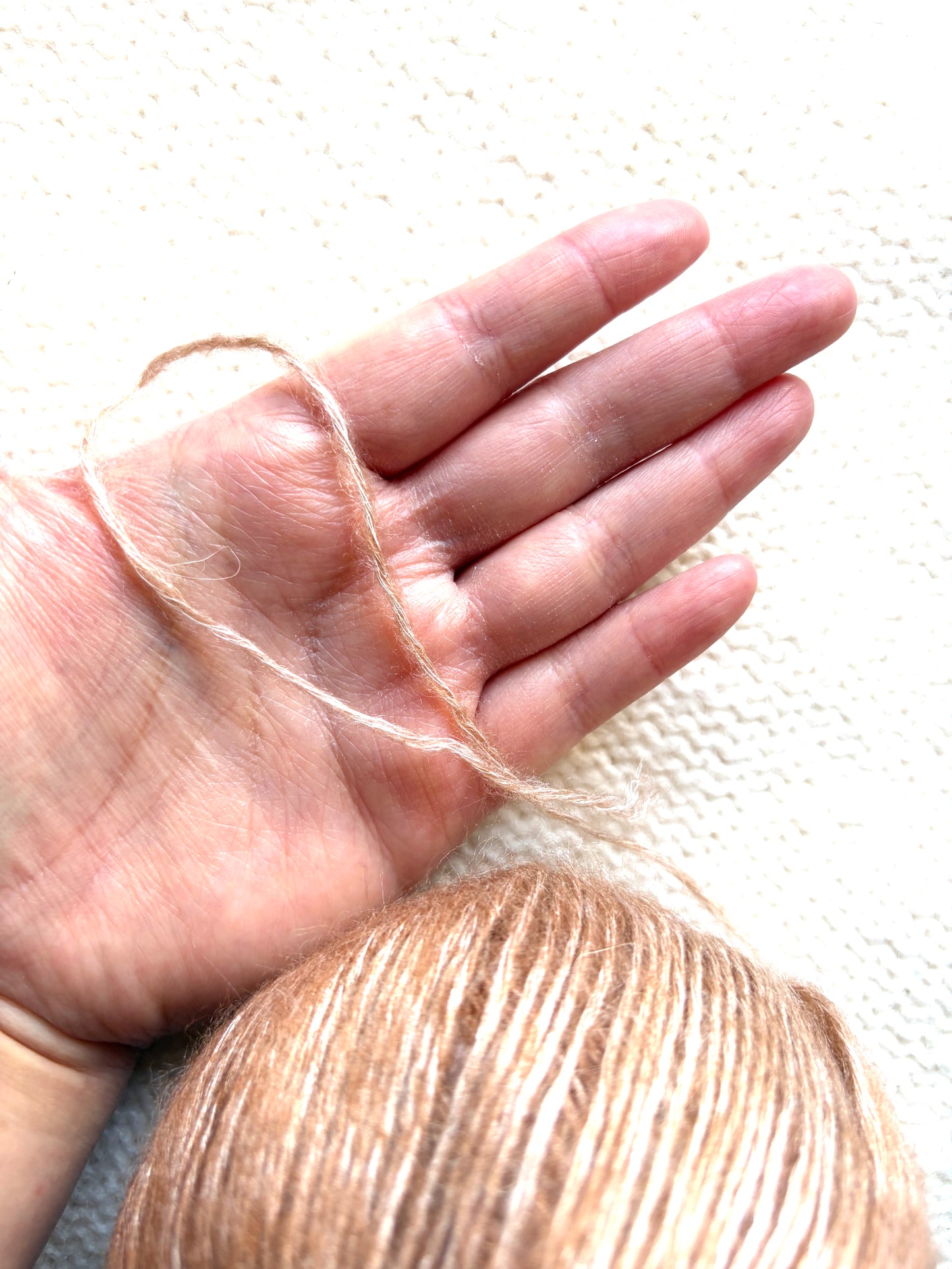 3 balls x 50g 90% Cashmere yarn : Cashmere + Bamboo fiber : 19 Gradient Khaki