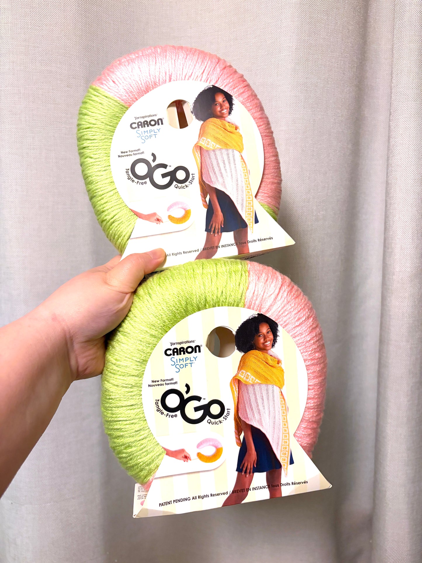 141g CARON Simply Soft O’GO : LIME FROST / SOFT PINK 100% Acrylic