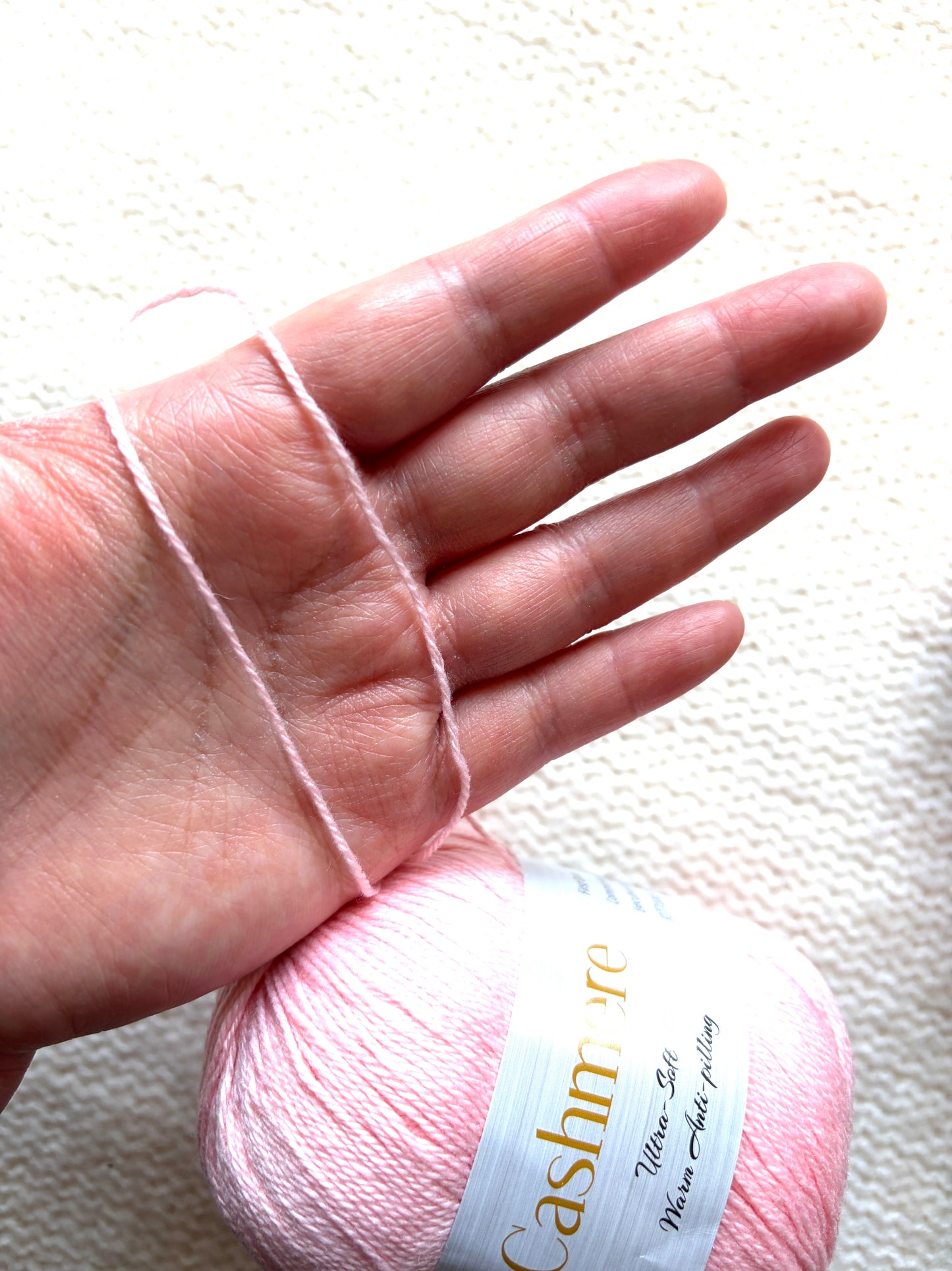 3 balls x 50g Cashmere Ultra Soft Yarn : 80% Cashmere : 29 Bubblegum Pink