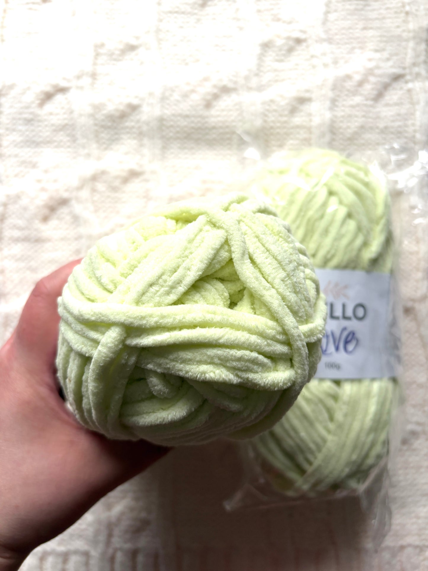 2 balls x 100g Hello Love Chenille Yarn Super Bulky Polyester - Pale Green