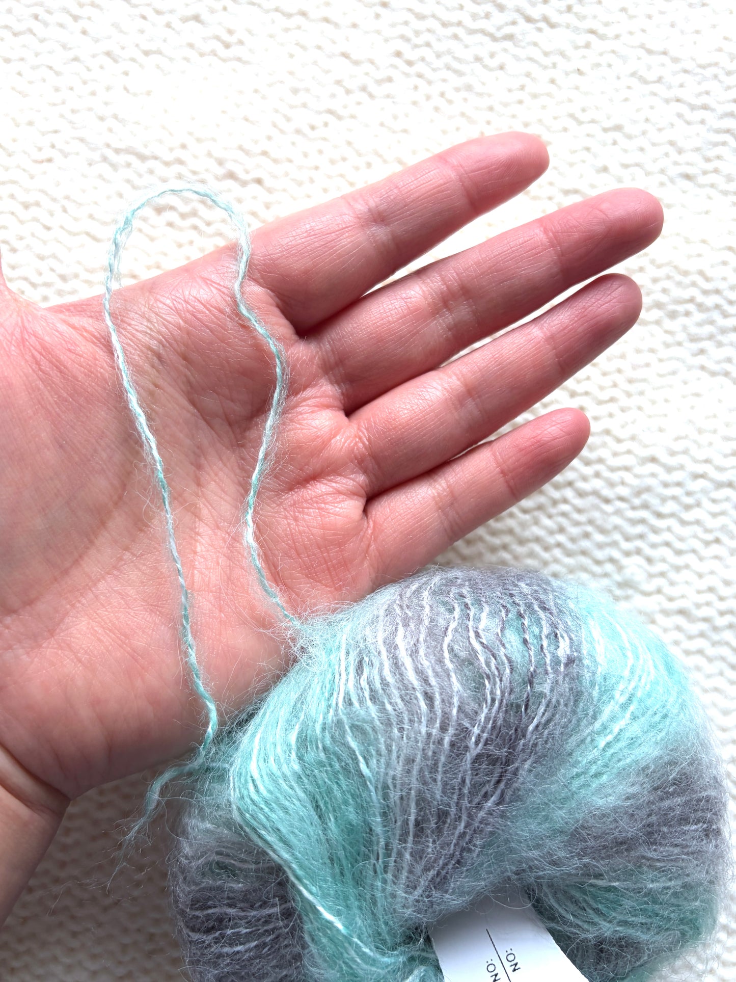 4 balls x 25g Cashmere Mohair yarn : Mohair + Wool + Cashmere + Nylon : Colour 17