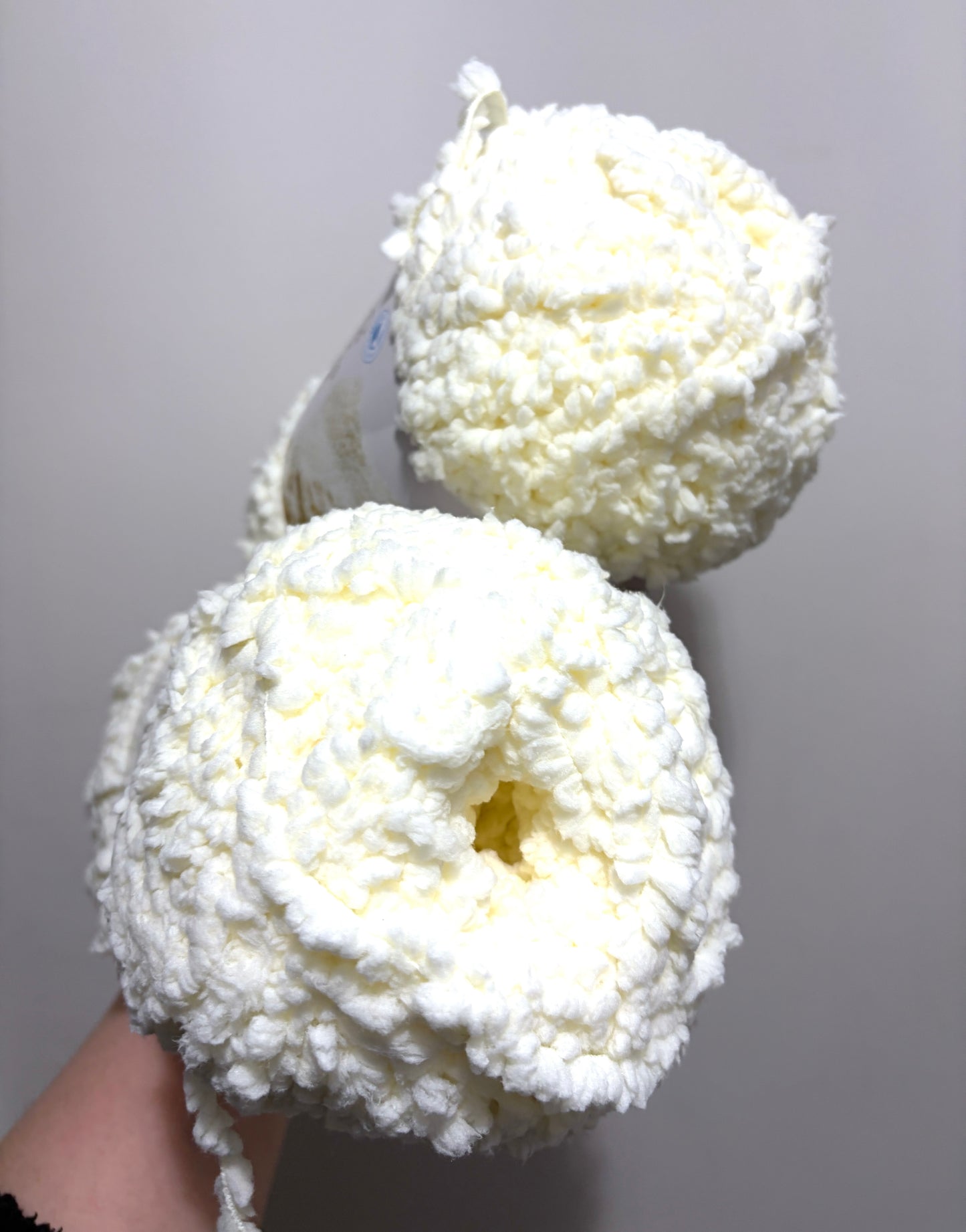 4 balls x 250g Bernat Sheepy Super Chunky Yarn : Cotton Tail