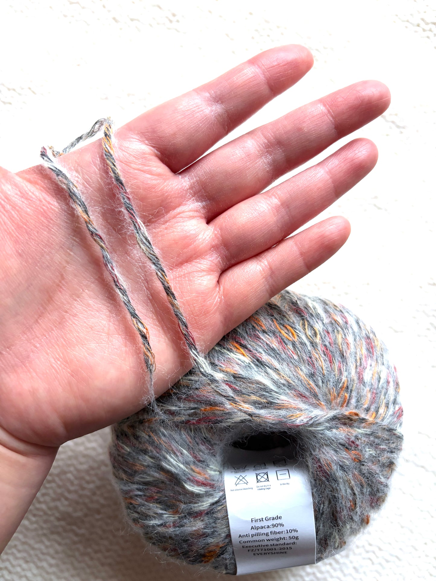 3 balls x 50g Alpaca yarn : 90% Alpaca + 10% Anti Pilling Fiber : 10 Grey