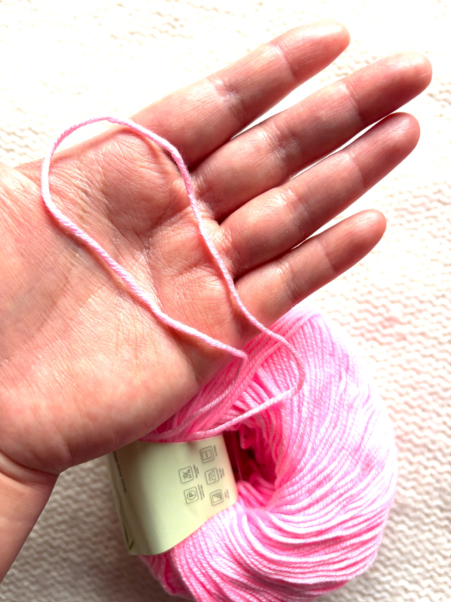 5 balls x 50g Cashmere Silk yarn : Cashmere + Silk + Bamboo fiber : 07 Neon Pink