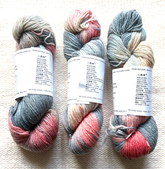 1 Skein x 100g Cashmere Wool Blend Gradient yarn : 08 Vintage Rose Garden