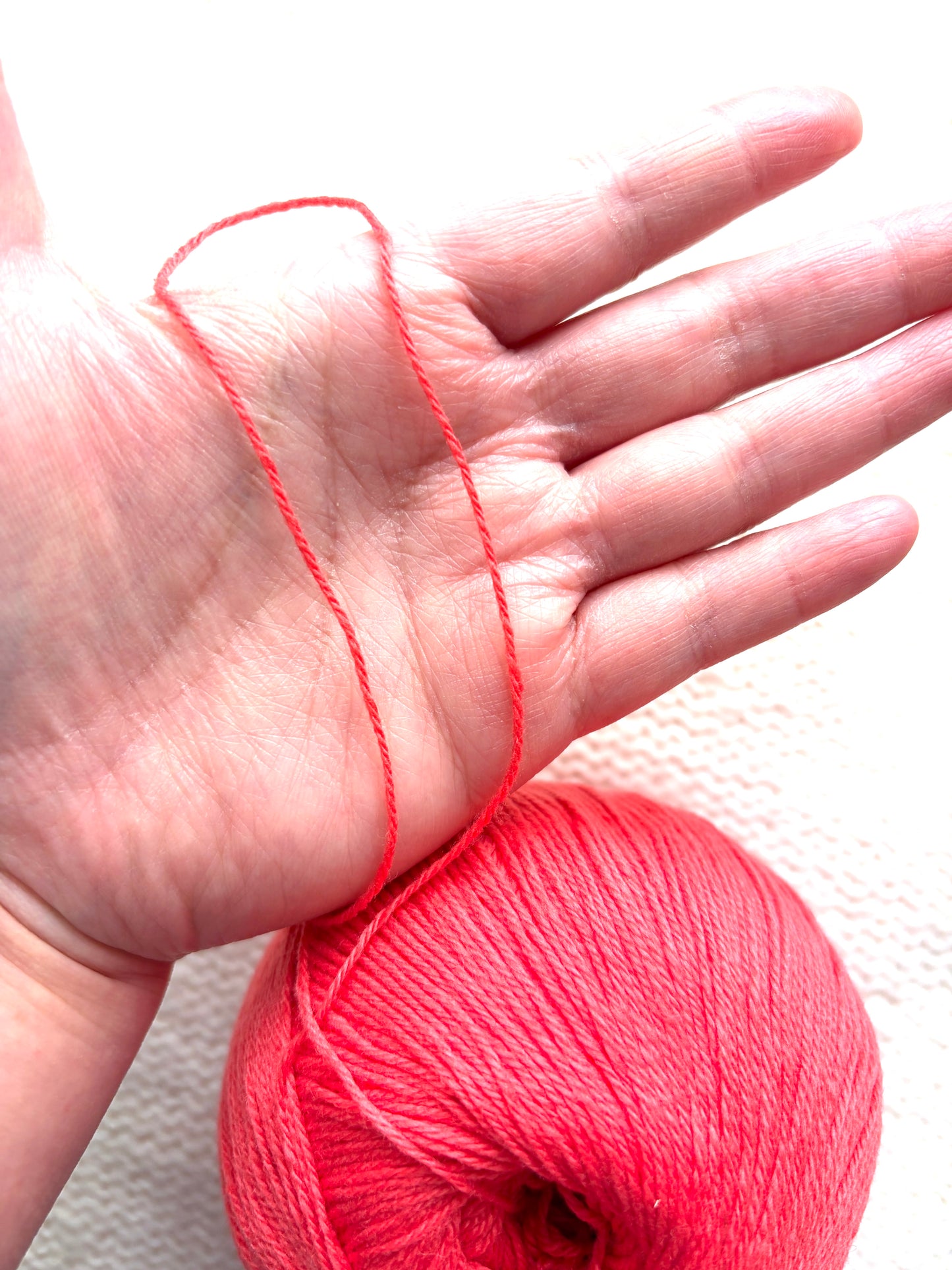 3 balls x 50g Cashmere yarn : 100% Cashmere : 11 Coral Red