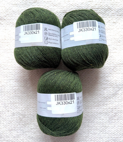 3 balls x 50g Cashmere Ultra Soft Yarn : 80% Cashmere : 21 Forest Pine