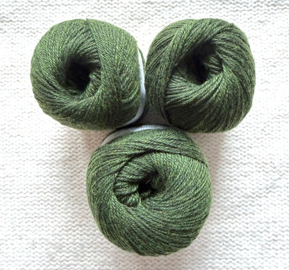 3 balls x 50g Cashmere Ultra Soft Yarn : 80% Cashmere : 21 Forest Pine