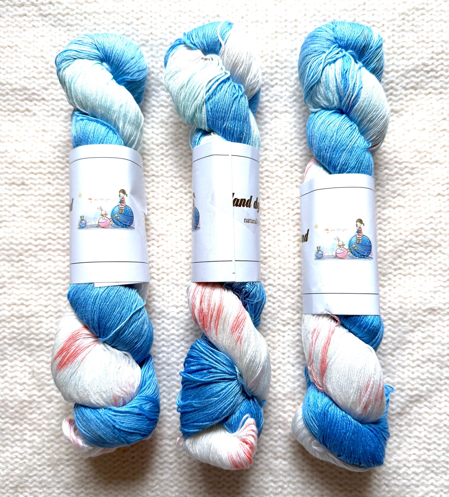 1 Skein x 100g Silk Wool Blend Gradient yarn : 11 Coral Reef Blue