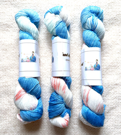 1 Skein x 100g Silk Wool Blend Gradient yarn : 11 Coral Reef Blue