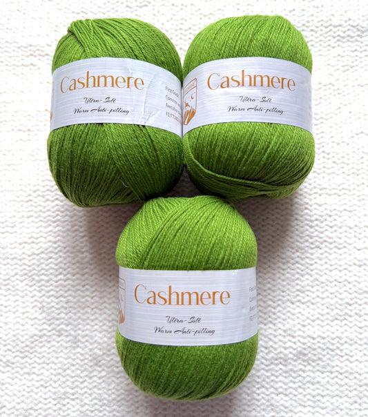 3 balls x 50g Cashmere Ultra Soft Yarn : 80% Cashmere : 26 Fresh Leaf