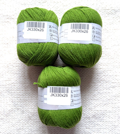3 balls x 50g Cashmere Ultra Soft Yarn : 80% Cashmere : 26 Fresh Leaf