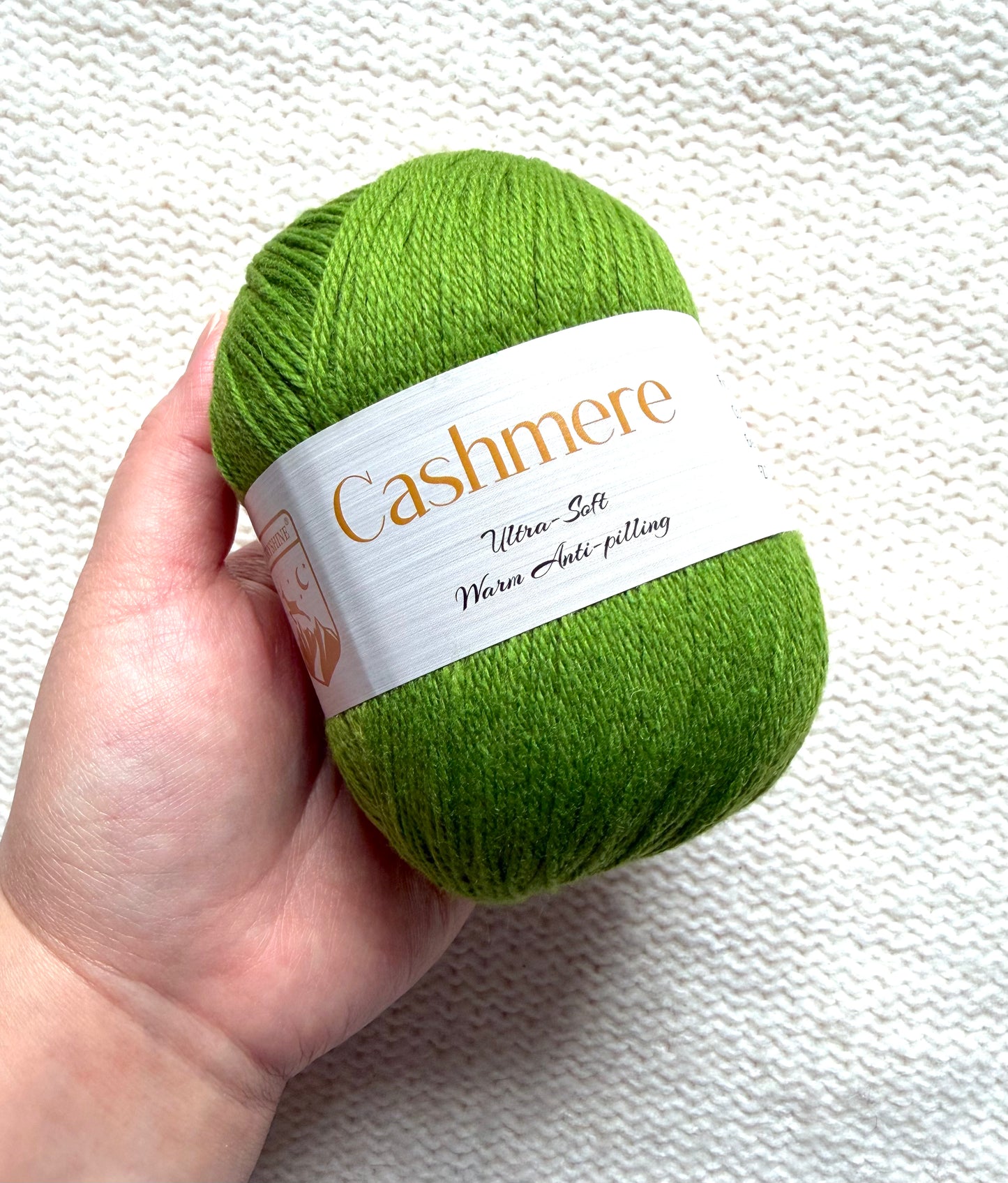 3 balls x 50g Cashmere Ultra Soft Yarn : 80% Cashmere : 26 Fresh Leaf