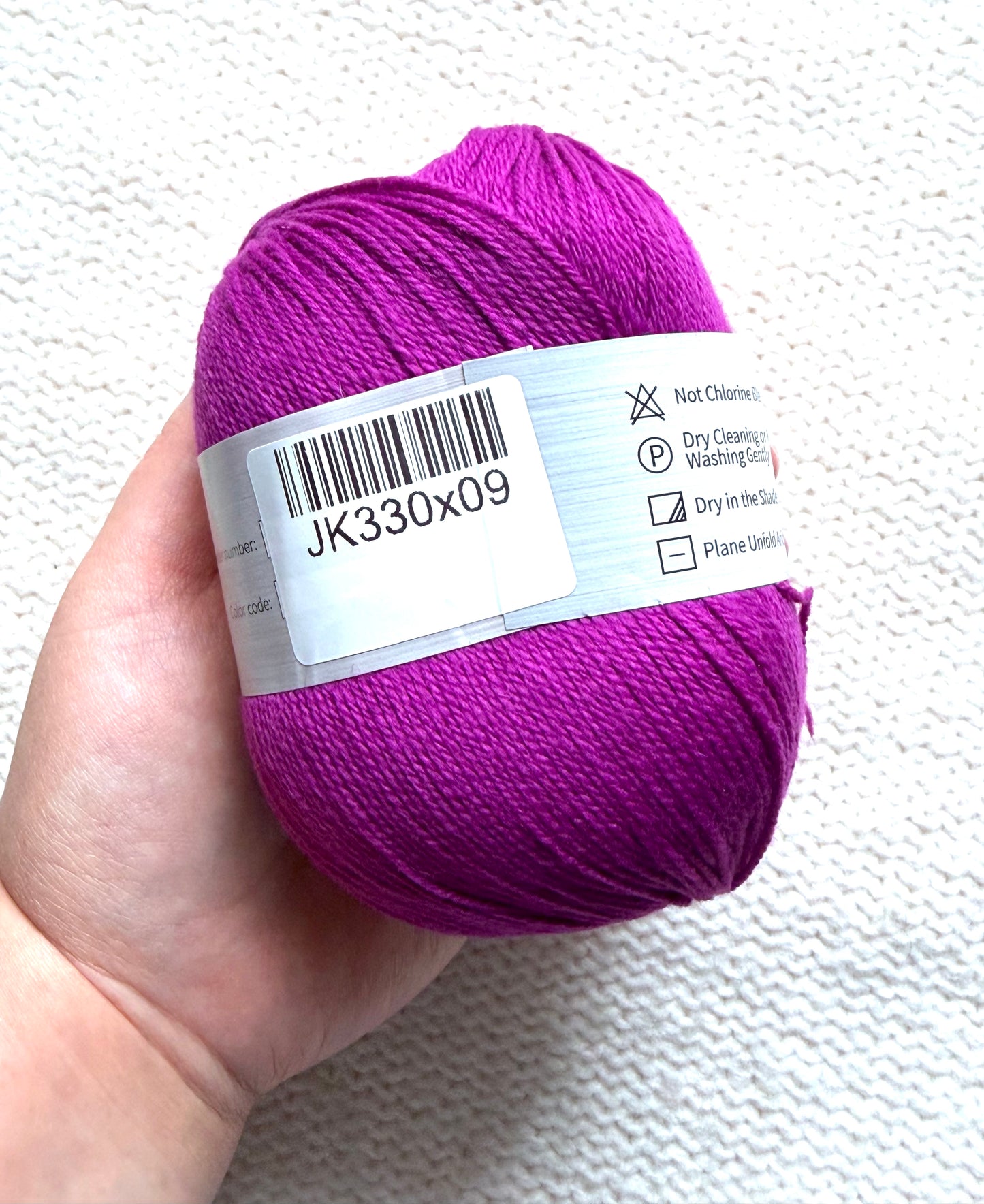 3 balls x 50g Cashmere Ultra Soft Yarn : 80% Cashmere : 09 Vibrant Magenta