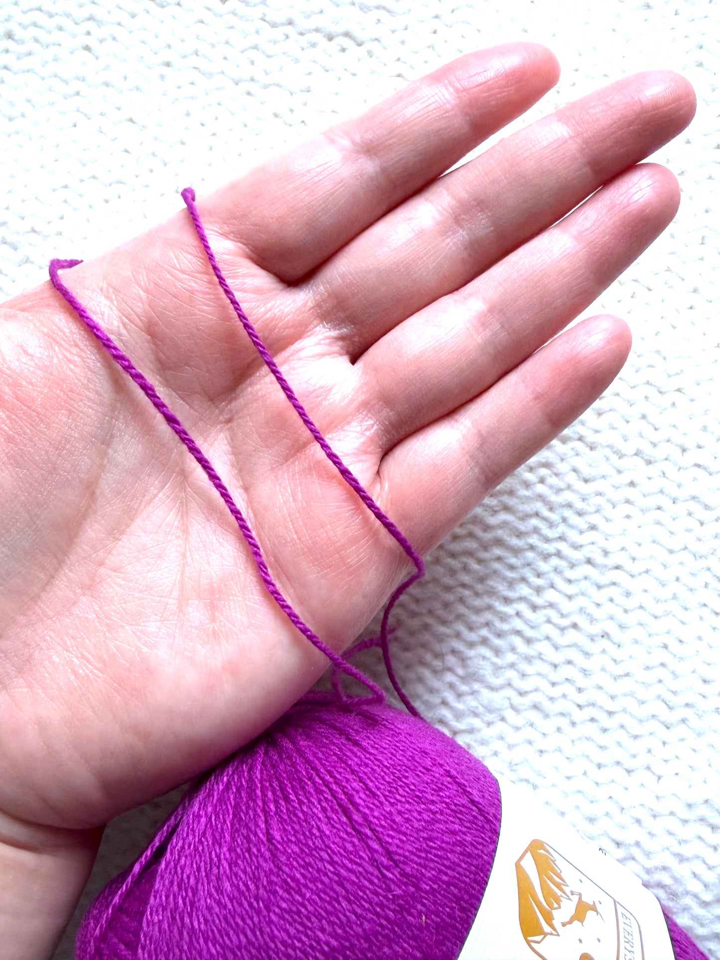3 balls x 50g Cashmere Ultra Soft Yarn : 80% Cashmere : 09 Vibrant Magenta