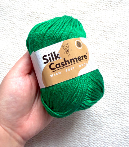 5 balls x 50g Cashmere Silk yarn : 60% Cashmere + 40% Silk : 71 Imperial Jade