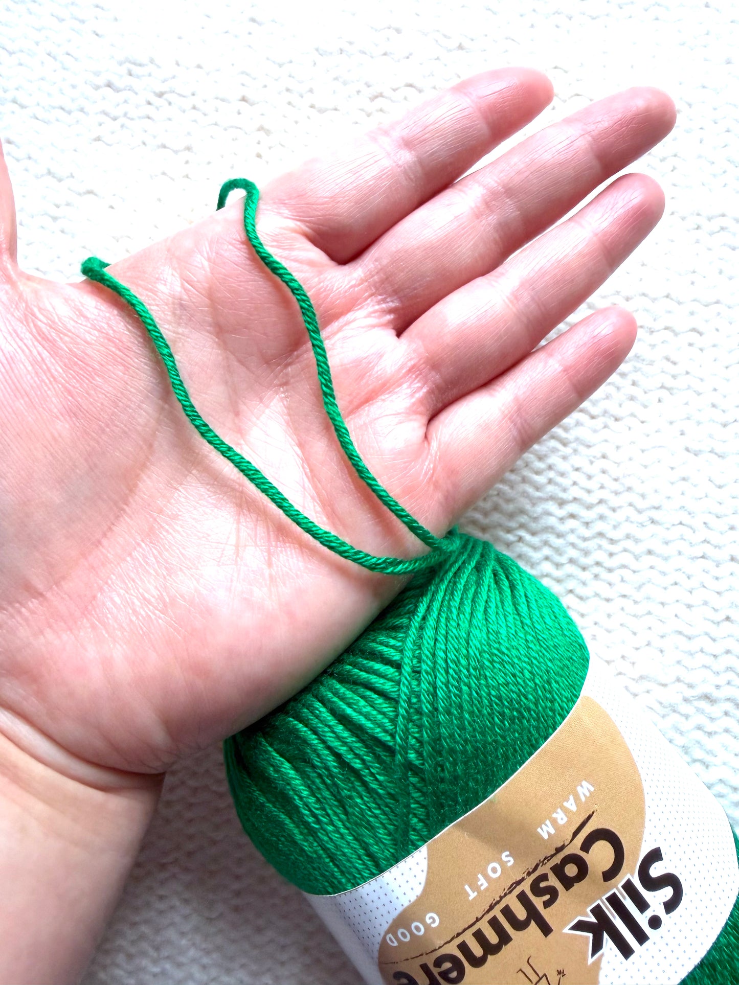 5 balls x 50g Cashmere Silk yarn : 60% Cashmere + 40% Silk : 71 Imperial Jade