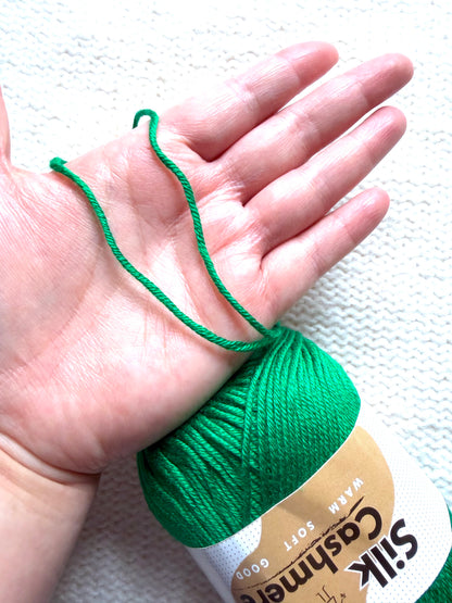 5 balls x 50g Cashmere Silk yarn : 60% Cashmere + 40% Silk : 71 Imperial Jade