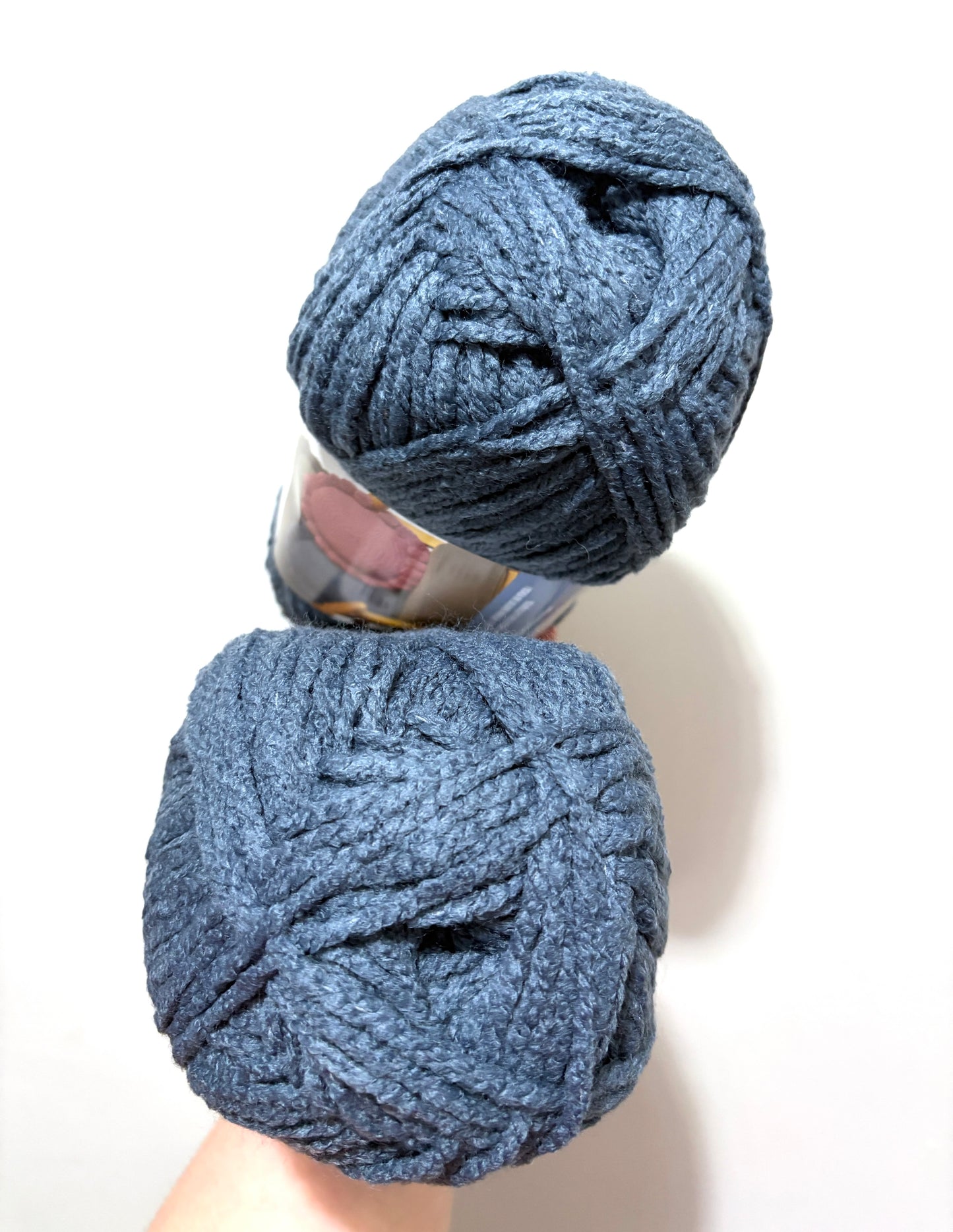 2 Balls x 255g Bernat Bounce Back Yarn Bulky Yarn : Indigo