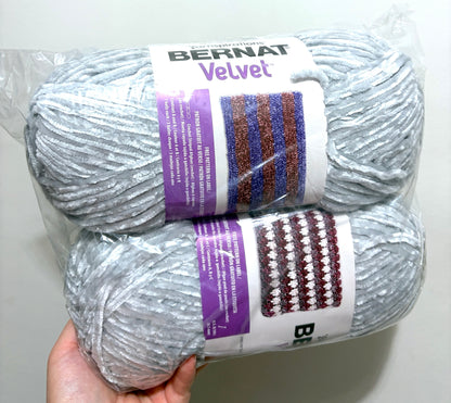 2 Balls x 300g Bernat Velvet Yarn Bulky Yarn : Misty Grey