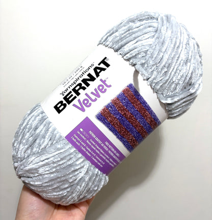 2 Balls x 300g Bernat Velvet Yarn Bulky Yarn : Misty Grey