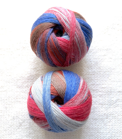 2 balls x 100g Gradient Wool Blend yarn : 80% Wool + Polyester : 10 Vintage Union