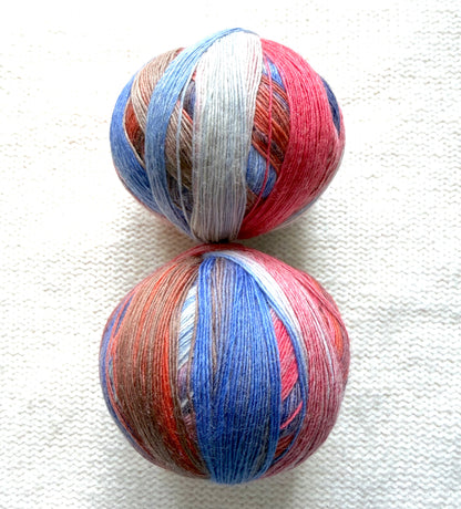 2 balls x 100g Gradient Wool Blend yarn : 80% Wool + Polyester : 10 Vintage Union