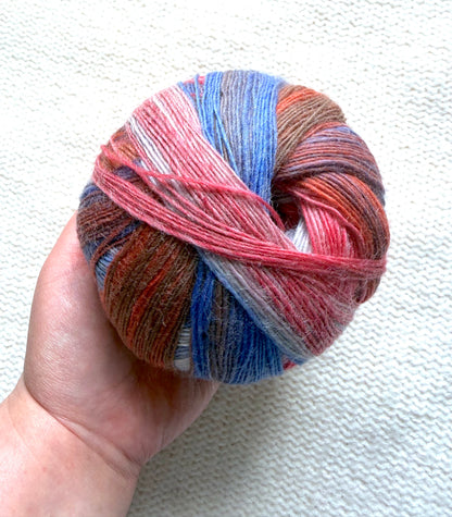 2 balls x 100g Gradient Wool Blend yarn : 80% Wool + Polyester : 10 Vintage Union