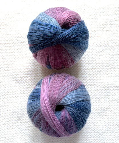 2 balls x 100g Gradient Wool Blend yarn : 70% Wool + Polyester : 03 Iris & Indigo