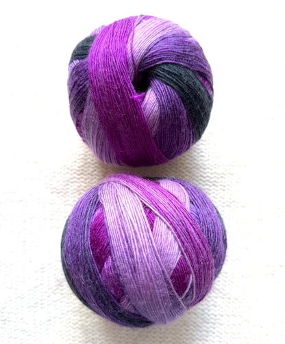 2 balls x 100g Gradient Wool Blend yarn : 70% Wool + Polyester : 08 Wild Violets