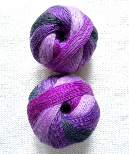 2 balls x 100g Gradient Wool Blend yarn : 70% Wool + Polyester : 08 Wild Violets