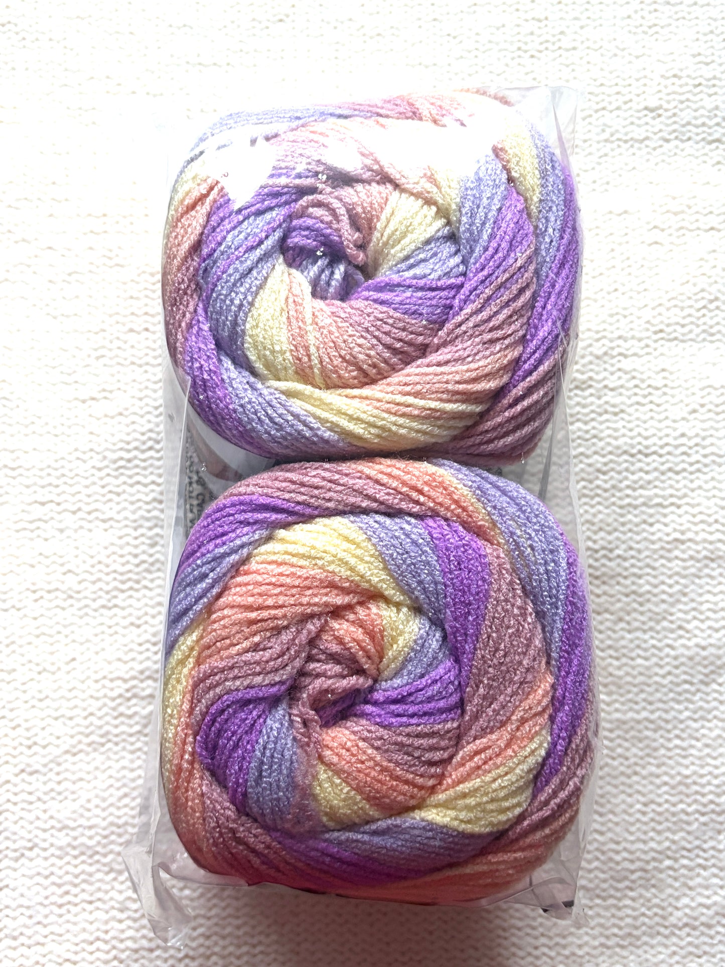 Caron Cinnamon Swirl Cakes Yarn 227g : Acrylic : Springtime - 1 cake