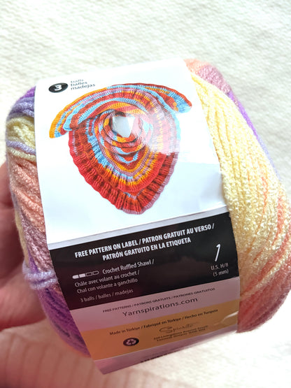 Caron Cinnamon Swirl Cakes Yarn 227g : Acrylic : Springtime - 1 cake