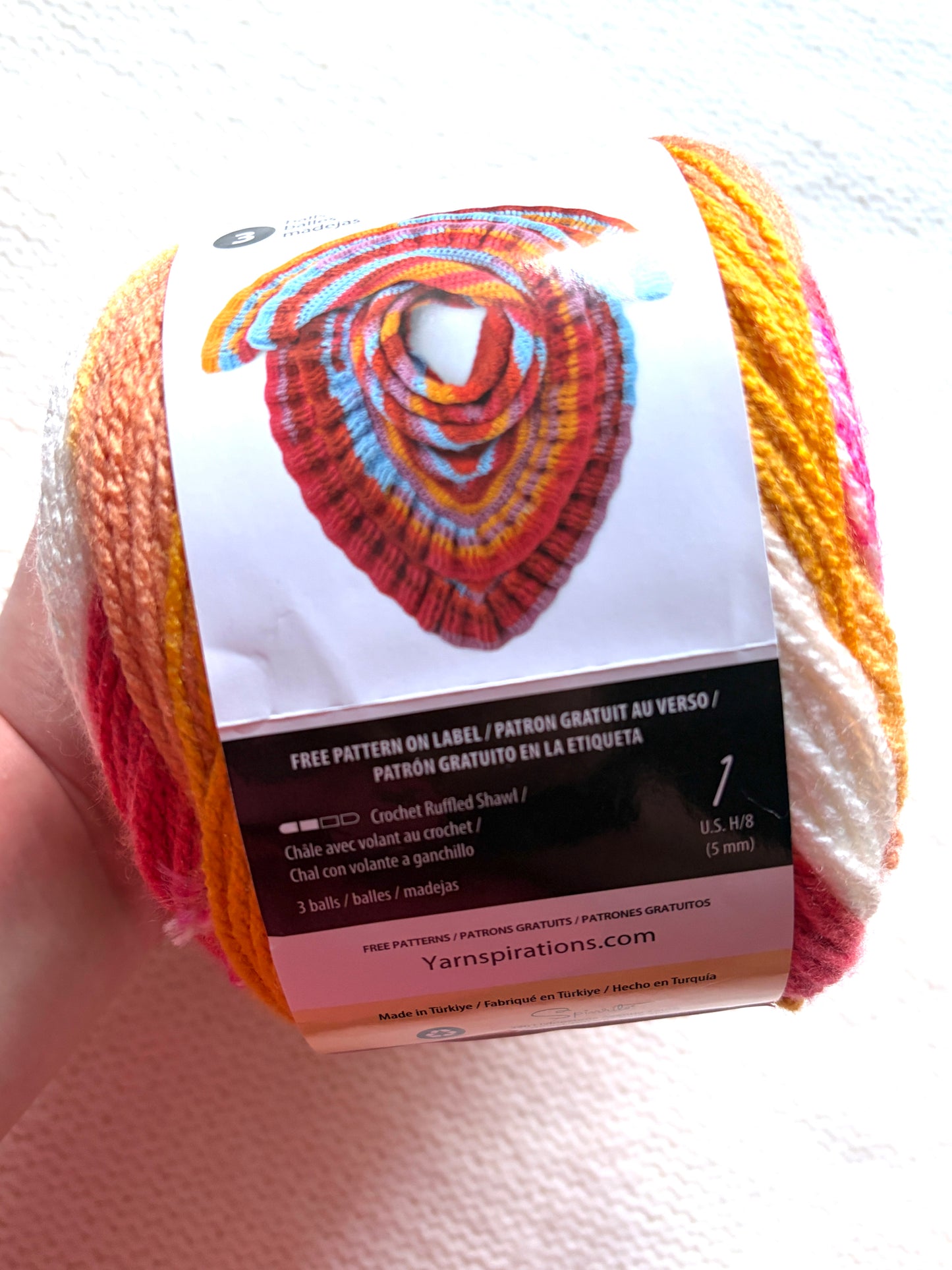 Caron Cinnamon Swirl Cakes Yarn 227g : Acrylic : Tangerine Twist - 1 cake