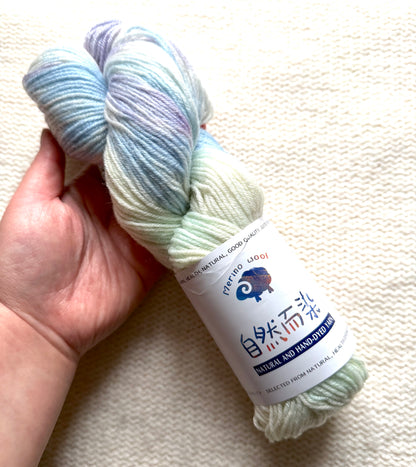 1 Skein x 100g Cashmere Wool Blend Gradient yarn : 10 Hydrangea Haze