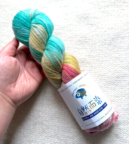 1 Skein x 100g Cashmere Wool Blend Gradient yarn : 20 Wild Hibiscus Lagoon