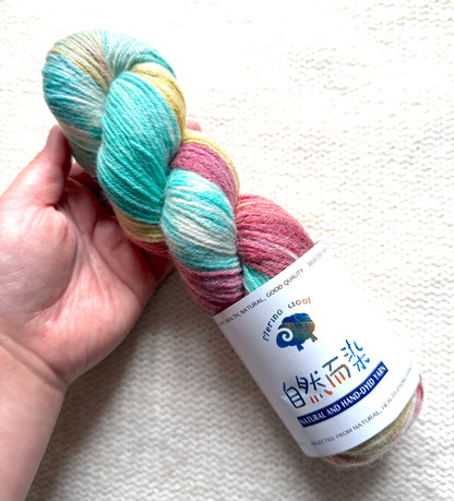 1 Skein x 100g Cashmere Wool Blend Gradient yarn : 20 Wild Hibiscus Lagoon