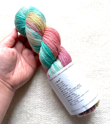 1 Skein x 100g Cashmere Wool Blend Gradient yarn : 20 Wild Hibiscus Lagoon