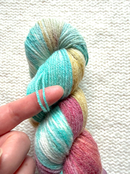 1 Skein x 100g Cashmere Wool Blend Gradient yarn : 20 Wild Hibiscus Lagoon